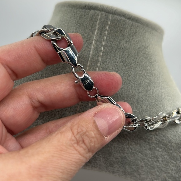 Swag Collection 18K Silver Cuban Link Necklace New in Box! - Picture 4 of 8